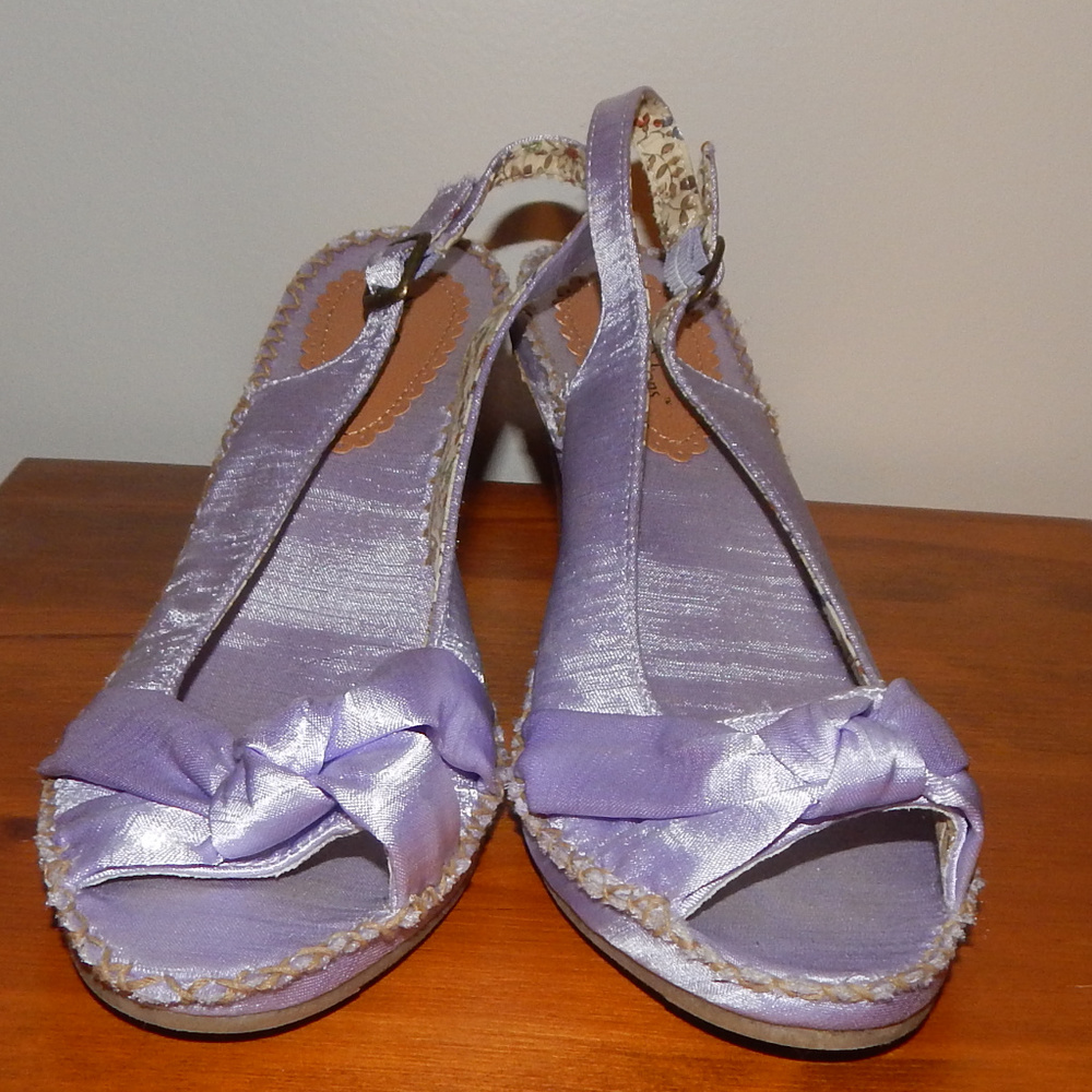 Nue Options Lavendar silk peep toe wedges